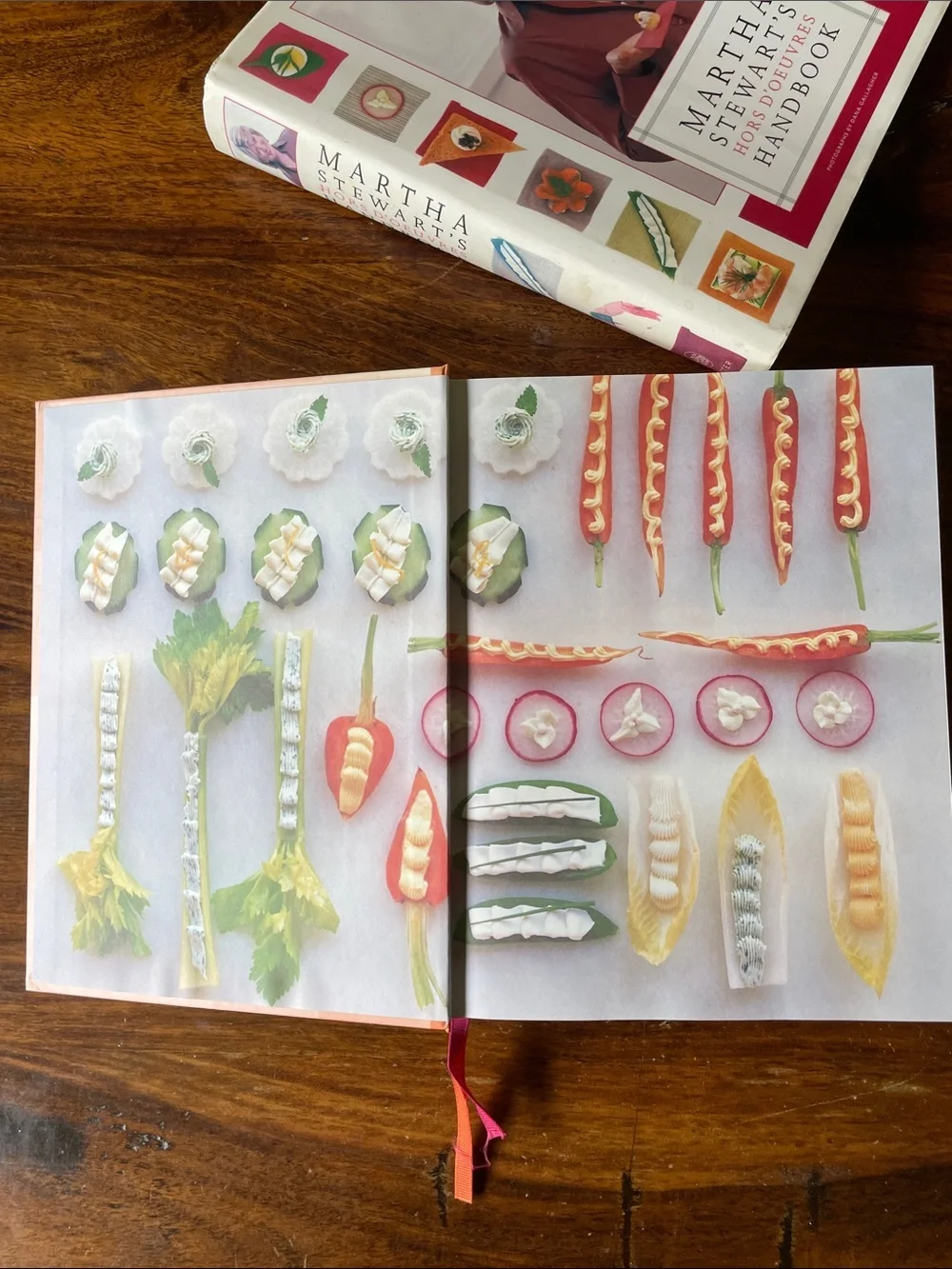 Martha Stewart Hors D’Oeuvres Handbook (C)1999 First Edition + First Printing